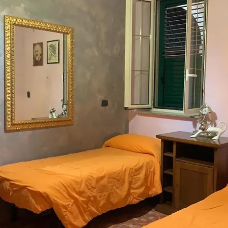 Casa Nel Centro Del Paese Vicinissima Al Mare Дом отдыха Роччелла-Ионика